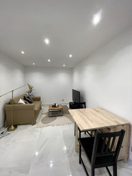 Appartement Cosy et Moderne proche de DISNEYLAND Bussy-Saint-Georges Extérieur photo